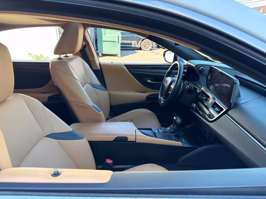 Used 2022 Lexus ES 250 w/ Premium Package AWD/4WD image 13
