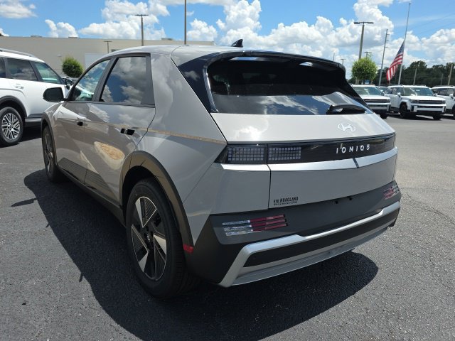 New 2027 Hyundai Ioniq 5 SE RWD image 3