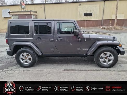 Used 2017 Jeep Wrangler Unlimited Rubicon w/ Connectivity Group AWD/4WD image 5