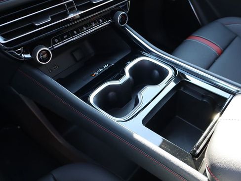 New 2026 Chevrolet Traverse RS w/ LPO, Floor Liner Package image 25