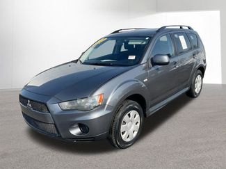Used 2011 Mitsubishi Outlander ES video 1