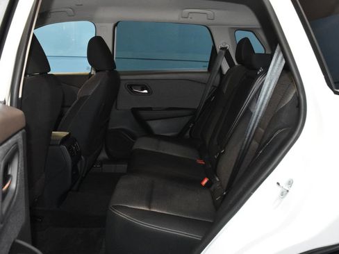 Certified 2023 Nissan Rogue SV image 18