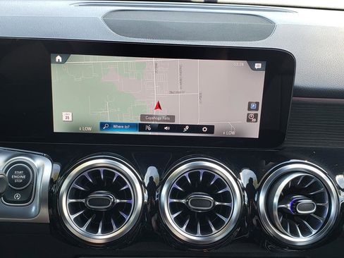 Used 2023 Mercedes-Benz GLB 250 4MATIC image 22