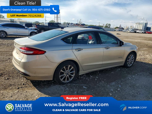 Used 2017 Ford Fusion SE FWD image 4