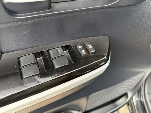 Used 2018 Toyota Tundra SR5 w/ SR5 Upgrade Package image 33