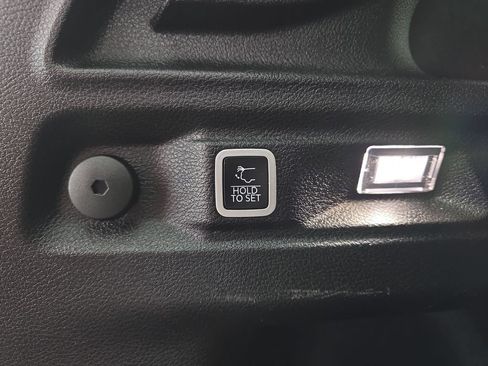 Used 2023 Jeep Grand Cherokee L Limited AWD/4WD image 44