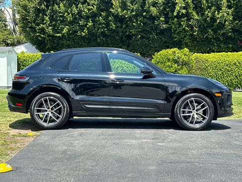Certified 2026 Porsche Macan AWD/4WD image 9