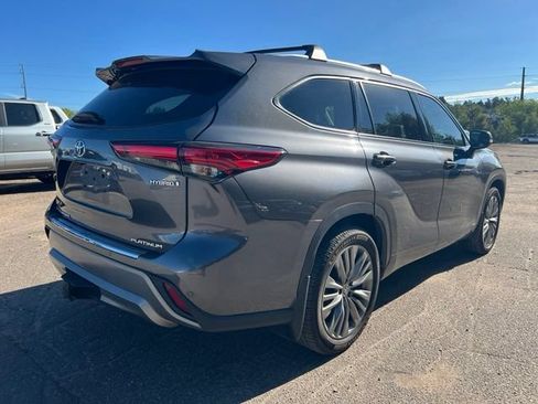 Used 2022 Toyota Highlander Platinum AWD/4WD image 6