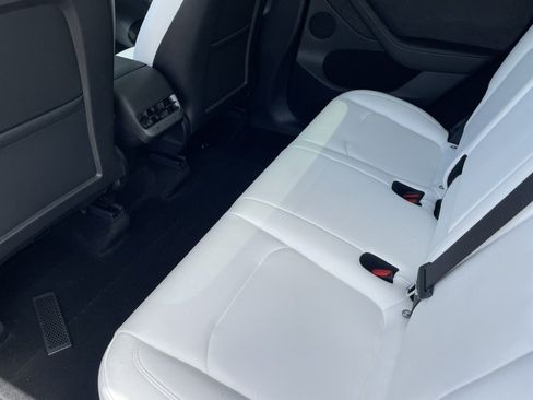 Used 2024 Tesla Model Y Long Range AWD/4WD image 12