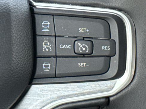 Used 2025 Jeep Wagoneer Series III w/ Premium Group I AWD/4WD image 30