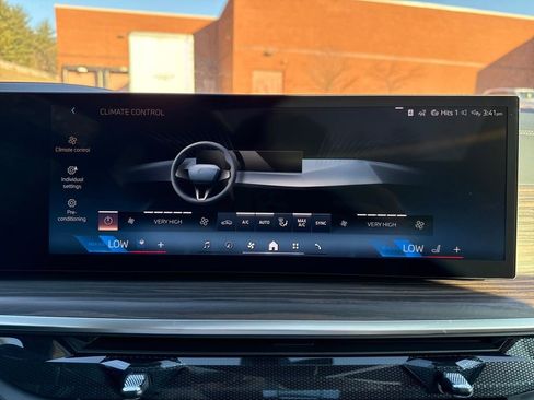 New 2026 BMW X5 xDrive40i w/ Climate Comfort Package image 19