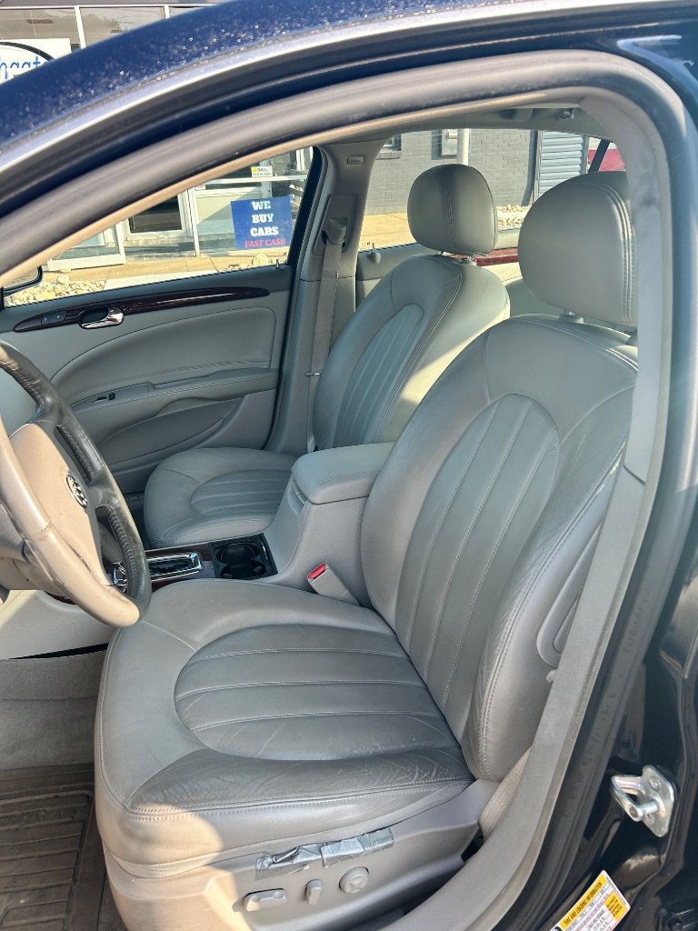 Used 2007 Buick Lucerne CXL w/ Luxury Package FWD image 7