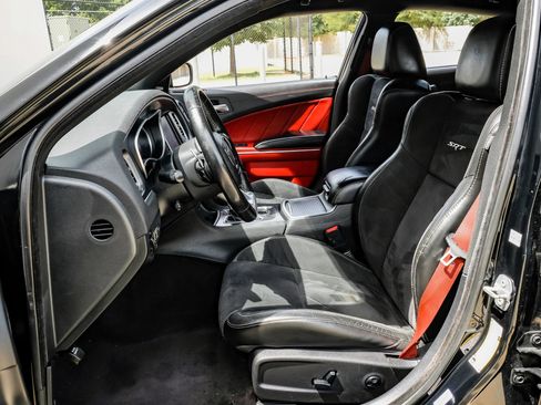 Used 2018 Dodge Charger SRT RWD image 3