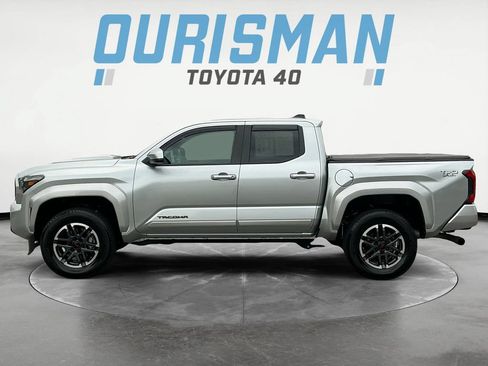 Used 2024 Toyota Tacoma TRD Sport AWD/4WD image 4