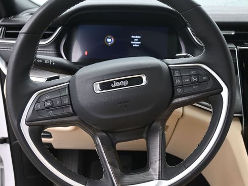 Used 2024 Jeep Grand Cherokee L Limited w/ Luxury Tech Group II image 29