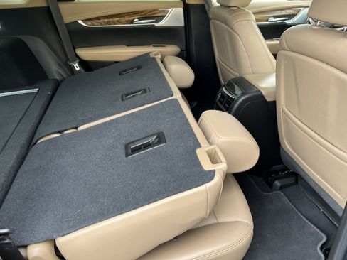 Used 2021 Cadillac XT5 Sportv w/ Platinum Package AWD/4WD image 23