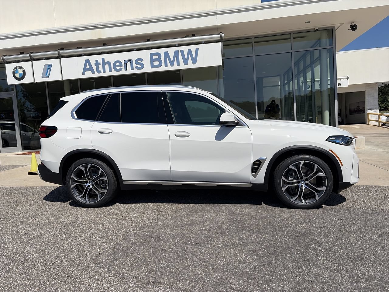 Used 2026 BMW X5 xDrive50e w/ Climate Comfort Package AWD/4WD image 9