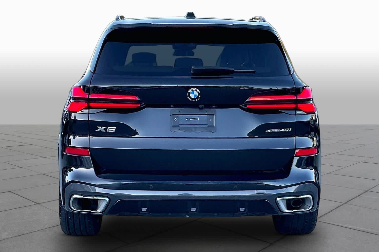Used 2024 BMW X5 xDrive40i w/ M Sport Package AWD/4WD image 4