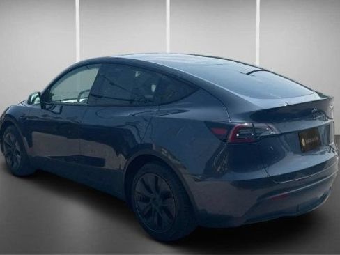 Used 2024 Tesla Model Y Long Range AWD/4WD image 11