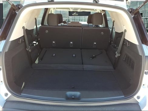 New 2025 Nissan Pathfinder SV image 11