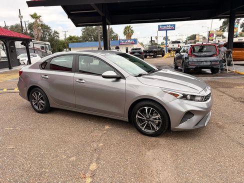 Used 2023 Kia Forte LXS FWD image 7