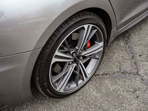 Used 2025 Genesis G70 2.5T w/ Sport Prestige Package image 42