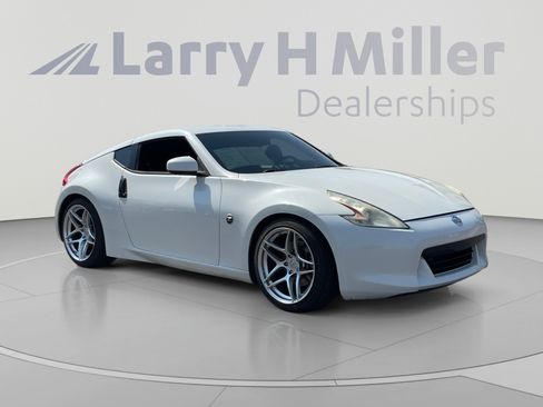 Used 2009 Nissan 370Z Coupe RWD image 7