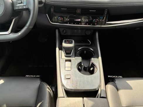 Certified 2024 Nissan Rogue SL FWD image 18