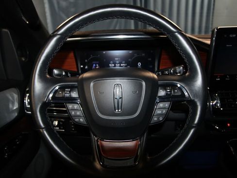 Used 2024 Lincoln Navigator L Reserve image 12