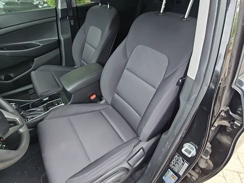 Used 2018 Hyundai Tucson SE image 11