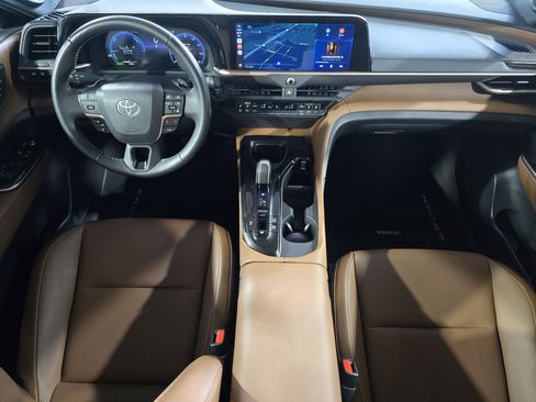 Used 2025 Toyota Crown Signia XLE image 30