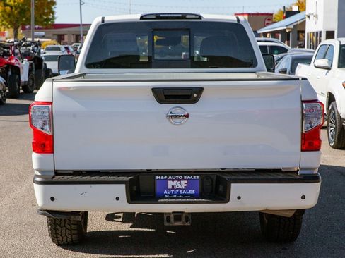 Used 2021 Nissan Titan SV w/ SV Convenience Package image 6