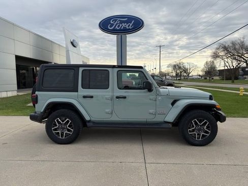Used 2024 Jeep Wrangler Sahara w/ Safety Group image 10