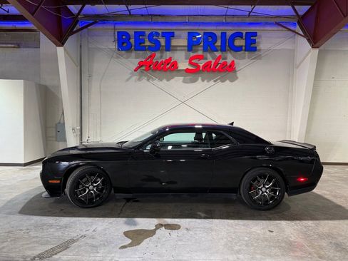 Used 2015 Dodge Challenger R/T w/ Quick Order Package 28B R/T RWD image 13
