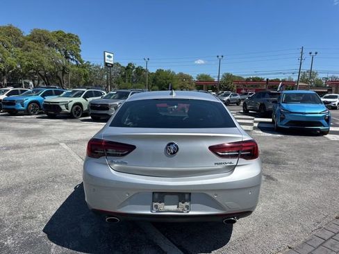 Used 2018 Buick Regal Essence w/ Driver Confidence Package #1 image 4