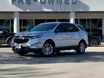 Used 2021 Chevrolet Equinox LS w/ LS Convenience Package