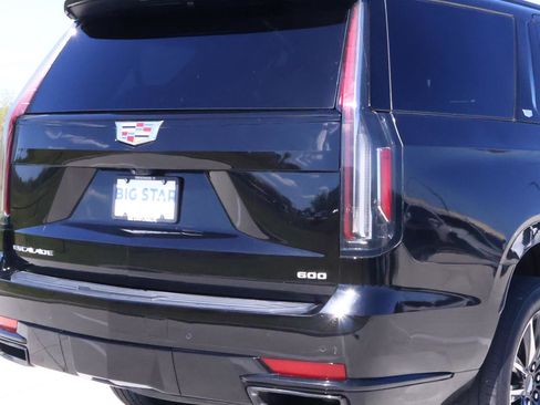 Used 2023 Cadillac Escalade Sport image 11