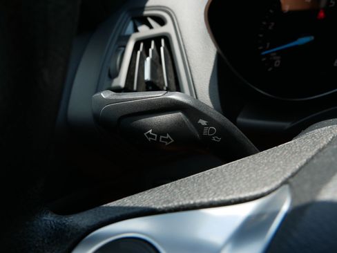 Used 2015 Ford Escape SE AWD/4WD image 32