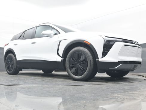 New 2026 Chevrolet Blazer EV LT image 24
