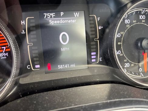 Used 2019 Jeep Cherokee Latitude Plus w/ Comfort/Convenience Group AWD/4WD image 5