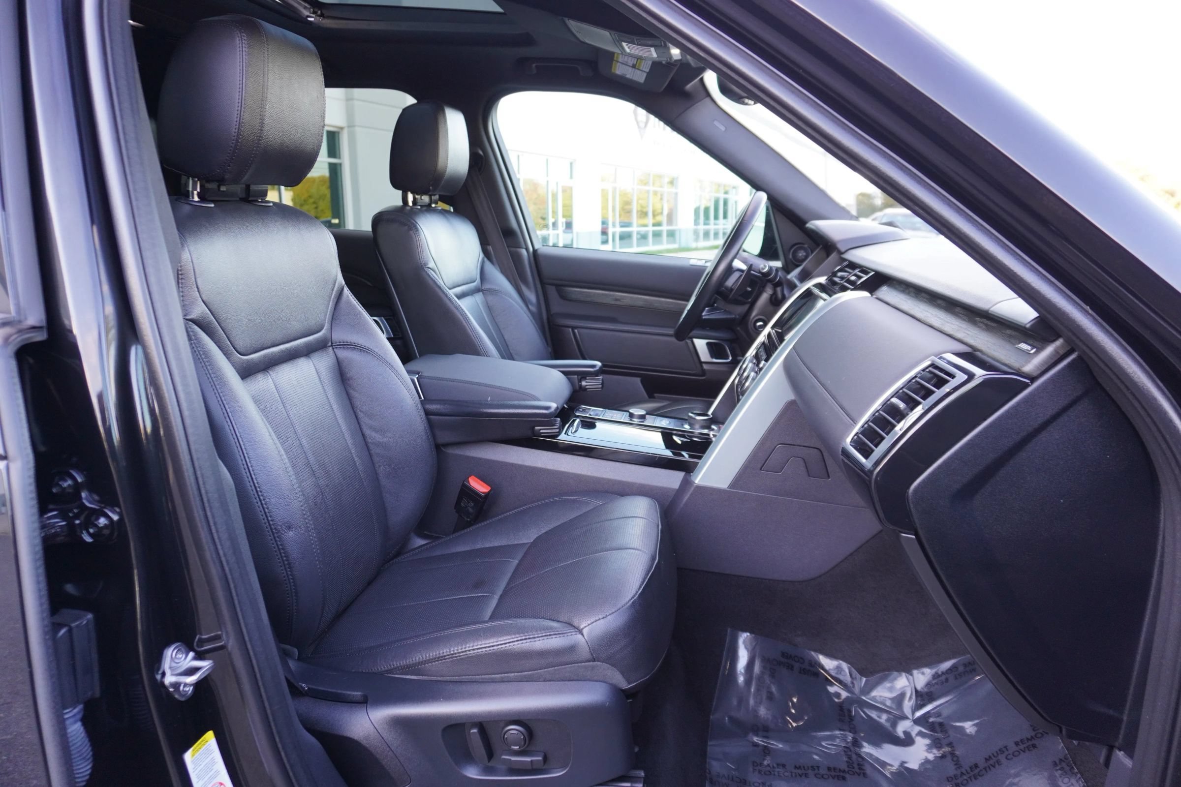 Used 2018 Land Rover Discovery HSE AWD/4WD image 14