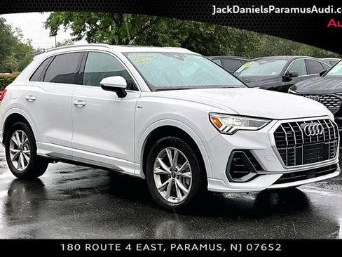 Used 2023 Audi Q3 2.0T Premium w/ Convenience Package AWD/4WD image 9