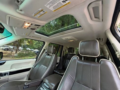 Used 2011 Land Rover Range Rover HSE LUX AWD/4WD image 9