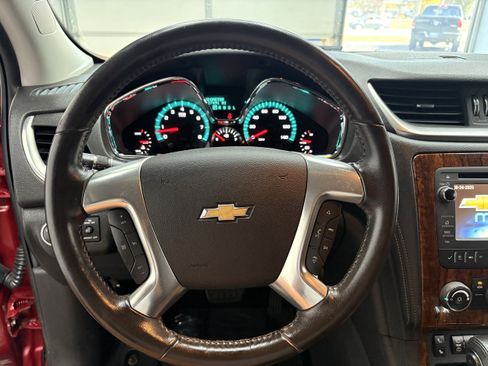Used 2014 Chevrolet Traverse LT image 29