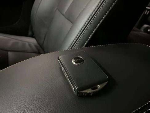 Used 2025 Volvo XC40 B5 Plus image 77