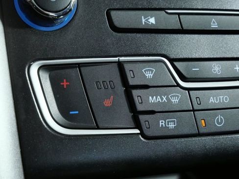 Used 2017 Ford Fusion SE w/ Equipment Group 202A AWD/4WD image 22