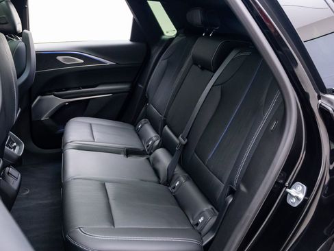 Certified 2025 Cadillac Lyriq Luxury w/ LPO, Floor Liner Package AWD/4WD image 22
