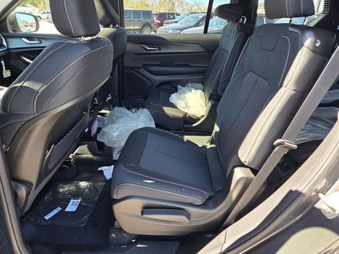 New 2026 Jeep Grand Cherokee L Laredo 4D Sport Utility image 7