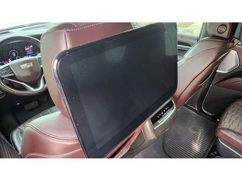 Certified 2023 Cadillac Escalade Premium Luxury Platinum w/ LPO, Radiant Package image 19