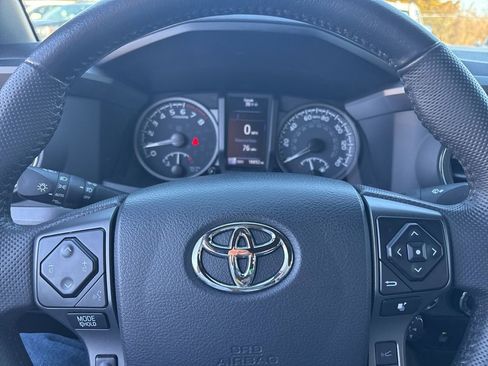 Used 2023 Toyota Tacoma TRD Sport image 12